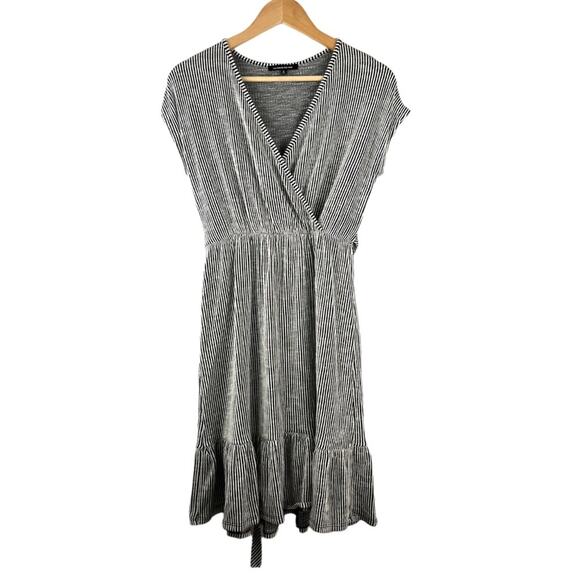 Caution To the Wind Faux Wrap Dress NWT Medium Grey & White Striped Ruffle Hem - Picture 1 of 11